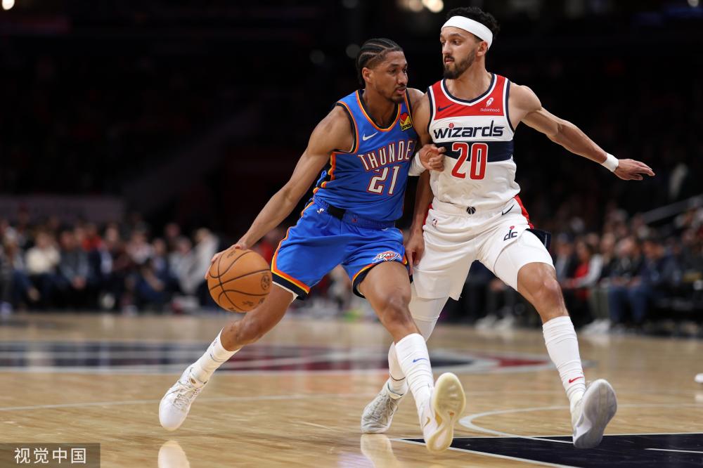 转会市场中 转会市场中